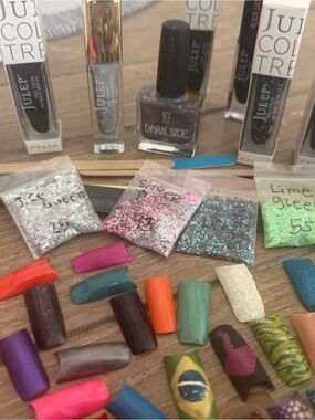 Assorted Nail Art Glitter and Tips Set - Multi-Color